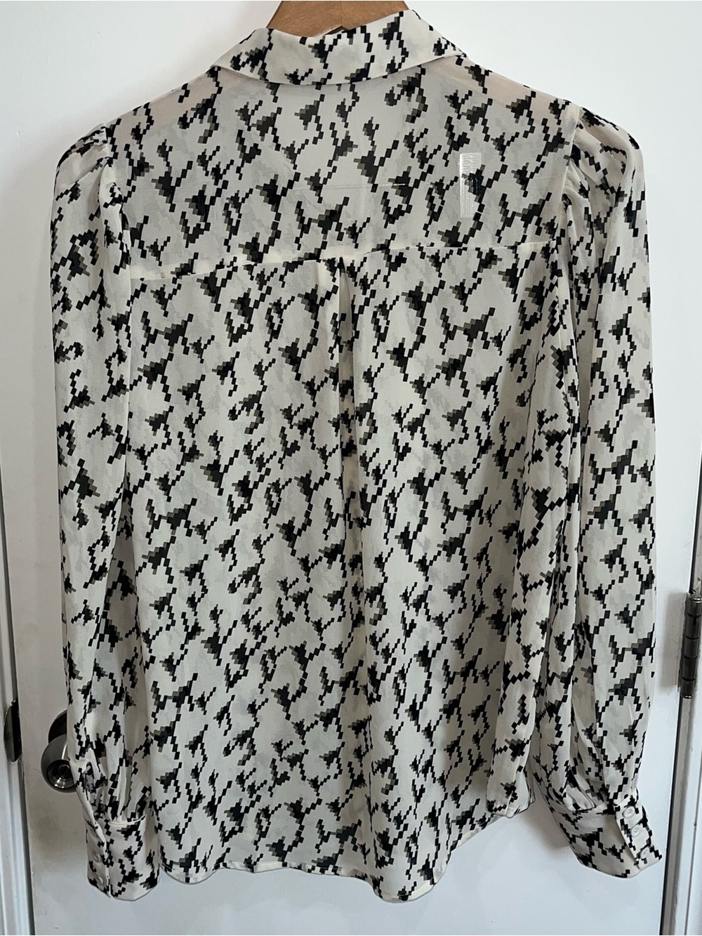 EUC mittoshop Black and White Pixel Print Button-Down Blouse - Size Med